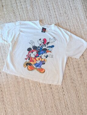 Vintage 90's Disney White Graphic Kids Tee with Mickey & Friends Slightly Croppe